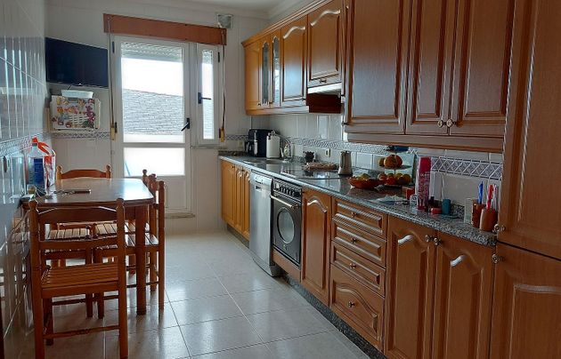 Foto 1 de Pis en venda a Burela de 4 habitacions amb terrassa i garatge