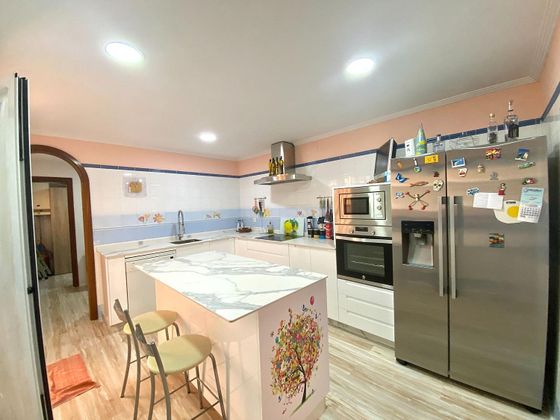 Foto 2 de Casa en venta en Aljaraque de 4 habitaciones con terraza y piscina