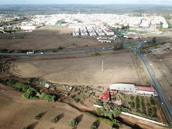Foto 1 de Venta de terreno en Gibraleón de 31047 m²