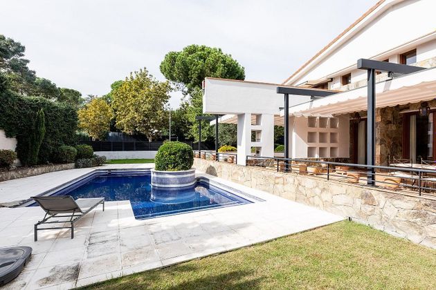 Foto 1 de Chalet en venta en Zona Monte El Pilar de 6 habitaciones con terraza y piscina