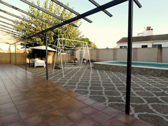 Foto 2 de Chalet en venta en Espartinas de 4 habitaciones con terraza y piscina