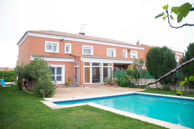 Foto 2 de Casa en venda a Barcience de 4 habitacions amb terrassa i piscina