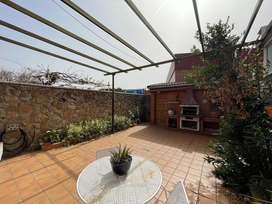 Foto 2 de Casa en venda a Los Negrales de 3 habitacions amb terrassa i piscina
