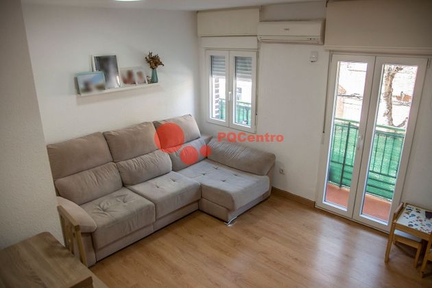 Foto 2 de Pis en venda a Zona Centro - Ayuntamiento de 2 habitacions amb terrassa i aire acondicionat
