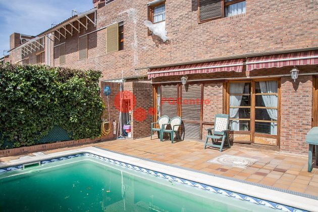 Foto 1 de Casa adossada en venda a Puerta Pinto - Valparaíso de 5 habitacions amb terrassa i piscina