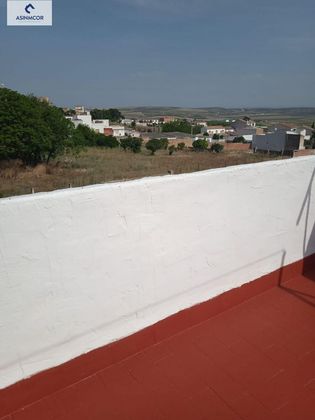 Foto 1 de Casa en venda a Fernán-Núñez de 5 habitacions amb balcó