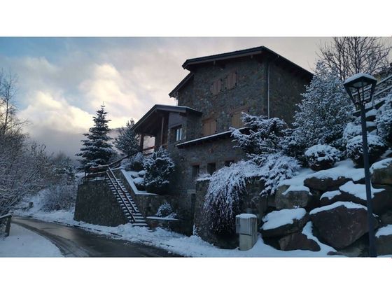 Foto 2 de Venta de casa en Alp de 10 habitaciones y 841 m²