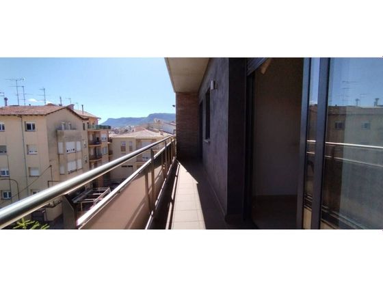 Foto 2 de Venta de piso en Berga de 2 habitaciones con garaje y balcón