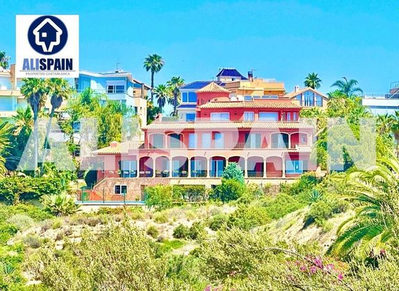 Foto 1 de Chalet en venta en Cabo de las Huertas de 6 habitaciones con terraza y piscina