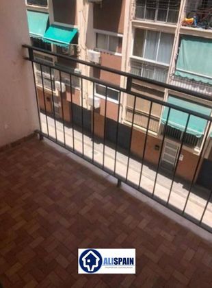 Foto 2 de Pis en venda a Carolinas Altas de 2 habitacions amb terrassa i calefacció