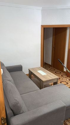 Foto 1 de Piso en alquiler en Sur de 3 habitaciones con muebles