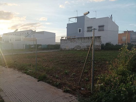 Foto 2 de Venta de terreno en calle Clara Campoamor de 121 m²