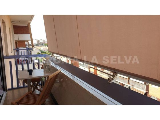 Foto 2 de Venta de piso en Els Pavos de 3 habitaciones con terraza y garaje