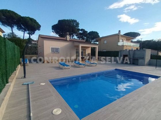 Foto 1 de Casa en venta en Vidreres de 3 habitaciones con terraza y piscina