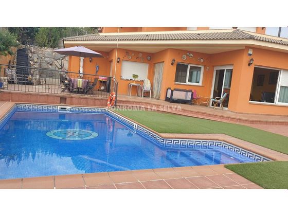 Foto 2 de Casa en venta en Calella de 5 habitaciones con terraza y piscina