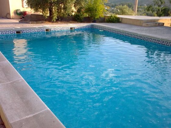 Foto 1 de Chalet en venta en Guardia de Jaén (La) de 4 habitaciones con piscina y jardín