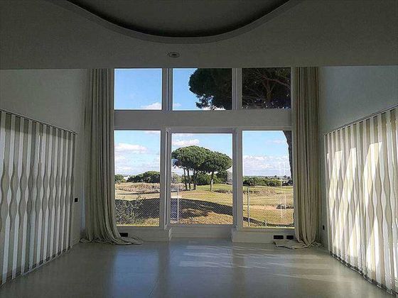 Foto 2 de Xalet en venda a Novo Sancti Petri - Torre del Puerco de 7 habitacions amb terrassa i piscina