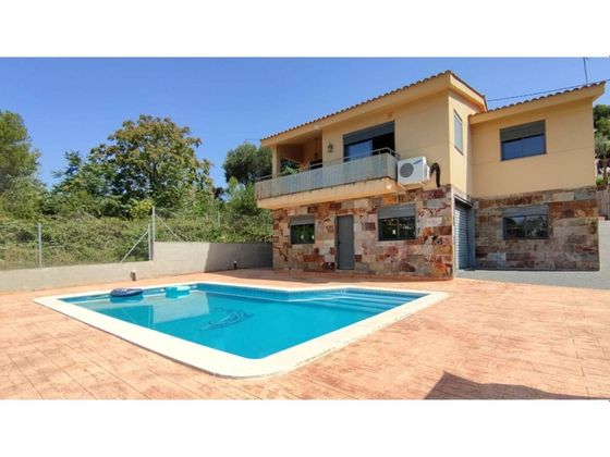 Foto 1 de Venta de chalet en Castellnou - Can Mir - Sant Muç de 3 habitaciones con terraza y piscina