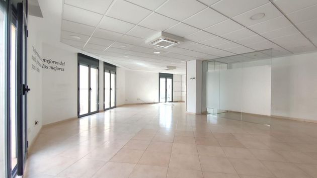 Foto 1 de Oficina en alquiler en Centre - Rubí con ascensor
