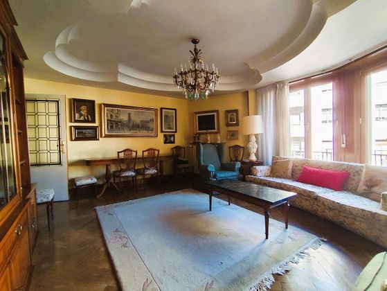 Foto 2 de Pis en venda a Centro - Vitoria-Gasteiz de 5 habitacions amb garatge i calefacció