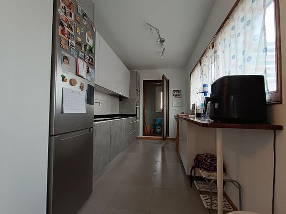 Foto 2 de Pis en venda a Zabalgana - Ariznabarra de 3 habitacions amb garatge i calefacció
