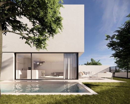 Foto 1 de Casa en venda a calle Las Cuadras de 3 habitacions amb terrassa i piscina