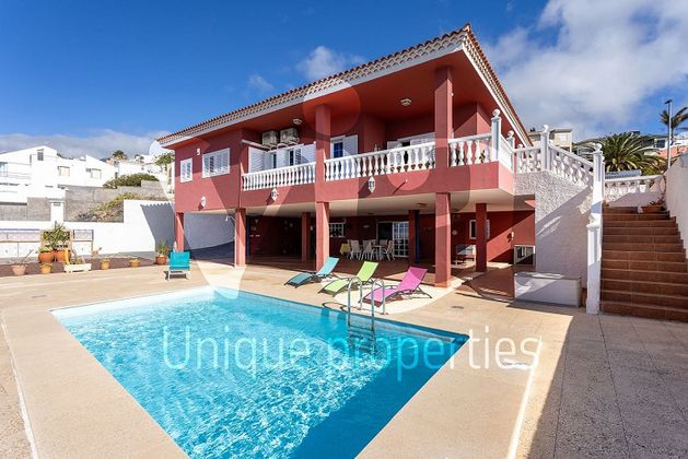 Foto 2 de Chalet en venta en Tabaiba de 4 habitaciones con terraza y piscina