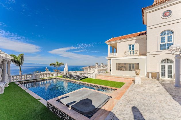 Foto 1 de Casa en venda a avenida Francia de 5 habitacions amb terrassa i piscina