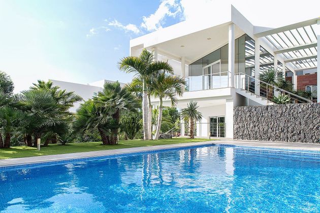 Foto 1 de Casa en venda a Costa Adeje de 7 habitacions amb terrassa i piscina
