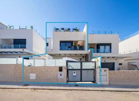 Foto 1 de Casa en venda a Villamartín de 3 habitacions amb piscina