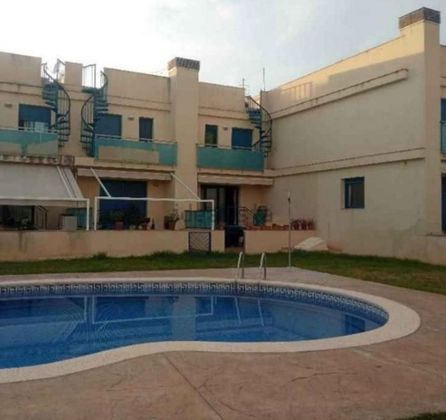 Foto 1 de Pis en venda a Ampolla, l´ de 4 habitacions amb terrassa i piscina