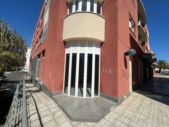 Foto 2 de Alquiler de local en avenida Santa Cruz de 130 m²
