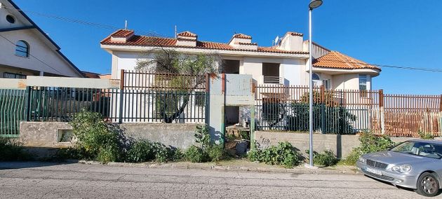 Foto 2 de Casa en venda a Nuevo Aranjuez de 5 habitacions amb garatge i jardí