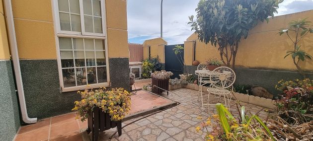 Foto 2 de Casa en venta en calle Fernando de Rojas de 4 habitaciones con terraza y piscina