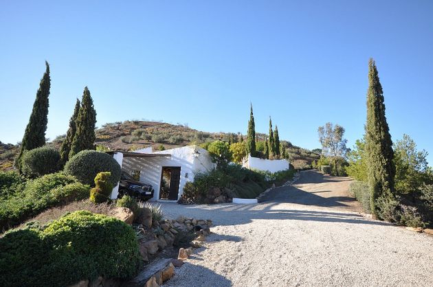 Foto 2 de Casa rural en venda a Alcaucín de 7 habitacions amb terrassa i piscina