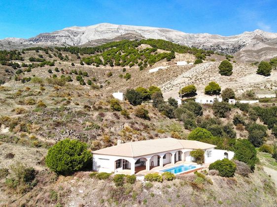 Foto 1 de Casa rural en venta en Sedella de 3 habitaciones con terraza y piscina