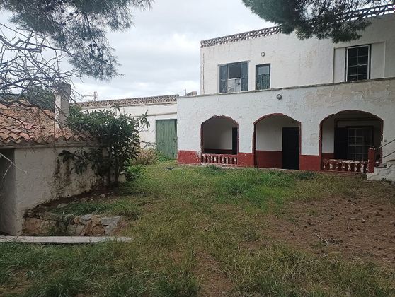 Foto 2 de Casa rural en venda a calle Cap de Favàritx de 5 habitacions amb terrassa i jardí