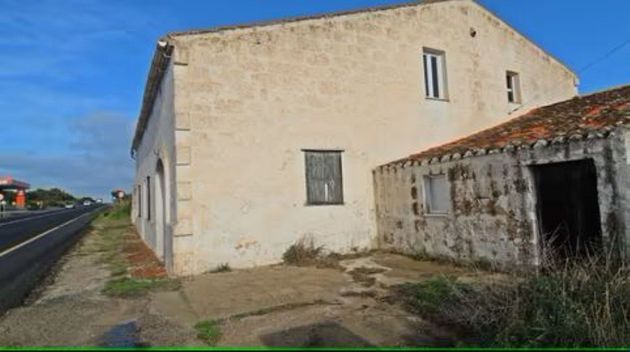 Foto 1 de Casa rural en venta en calle Deseminado Alayor de 6 habitaciones con terraza y jardín