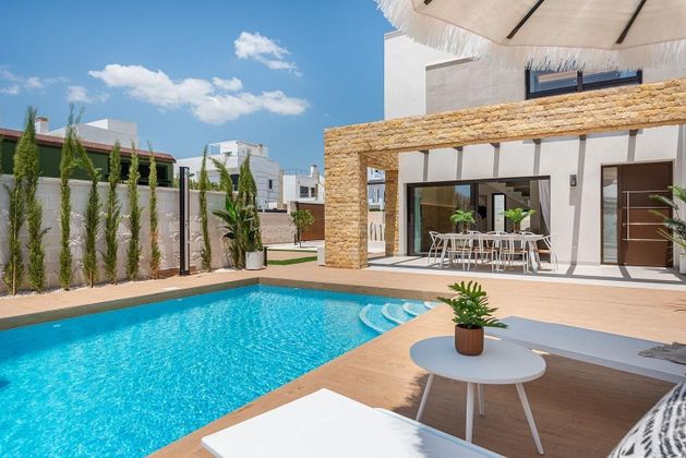 Foto 1 de Xalet en venda a avenida Argentina de 3 habitacions amb terrassa i piscina