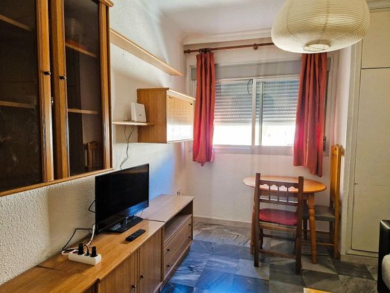Foto 2 de Alquiler de estudio en Albaicín con muebles y calefacción