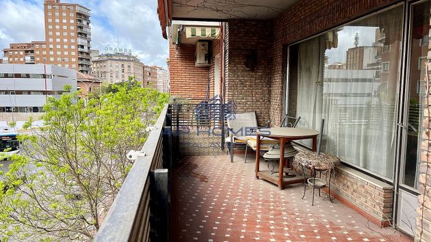 Foto 1 de Piso en venta en avenida Pío XII de 5 habitaciones con terraza y garaje