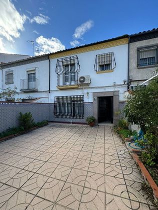 Foto 1 de Casa en venta en calle Pintor Rodríguez de la Torre de 3 habitaciones con terraza y balcón