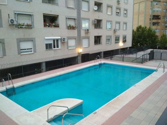 Foto 1 de Pis en lloguer a Belén - San Roque de 4 habitacions amb terrassa i piscina