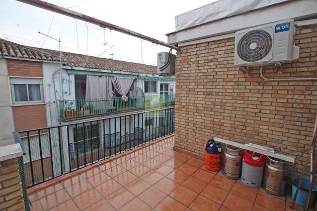 Foto 2 de Venta de ático en Barrio de Zaidín de 2 habitaciones con terraza y balcón