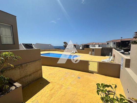 Foto 2 de Pis en venda a Arico de 2 habitacions amb terrassa i piscina
