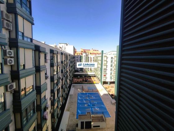 Foto 2 de Venta de piso en San Fermín de 4 habitaciones con terraza y piscina