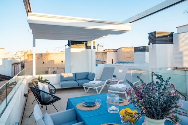 Foto 2 de Àtic en venda a Mercat  - La Missió - Plaça dels Patins de 2 habitacions amb terrassa i garatge