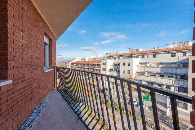 Foto 2 de Pis en venda a calle Herederos López de 4 habitacions amb balcó i calefacció