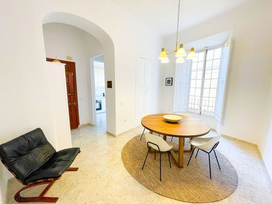 Foto 2 de Alquiler de piso en calle Ramón Franquelo de 2 habitaciones con muebles y balcón