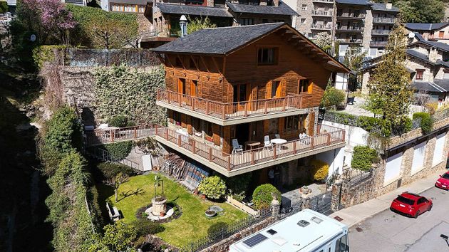 Foto 1 de Venta de chalet en urbanización Fontaneda de 3 habitaciones con terraza y jardín